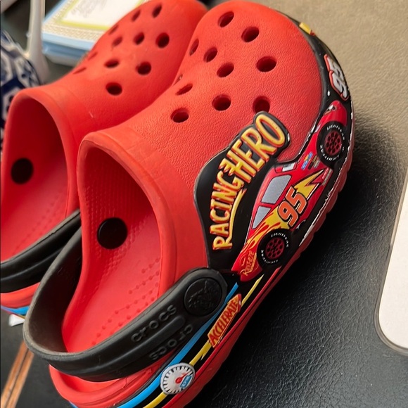 CROCS Red and Black Racing Hero Cars - Picture 5 of 5